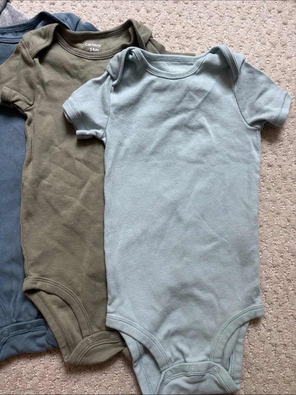 Carter's Short-Sleeve One-Piece Bodysuits (4). Size 24m
